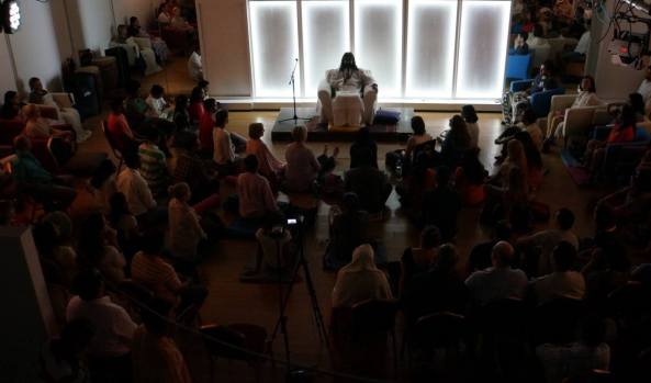 mohanji-in-dubai-satsang-15july2015